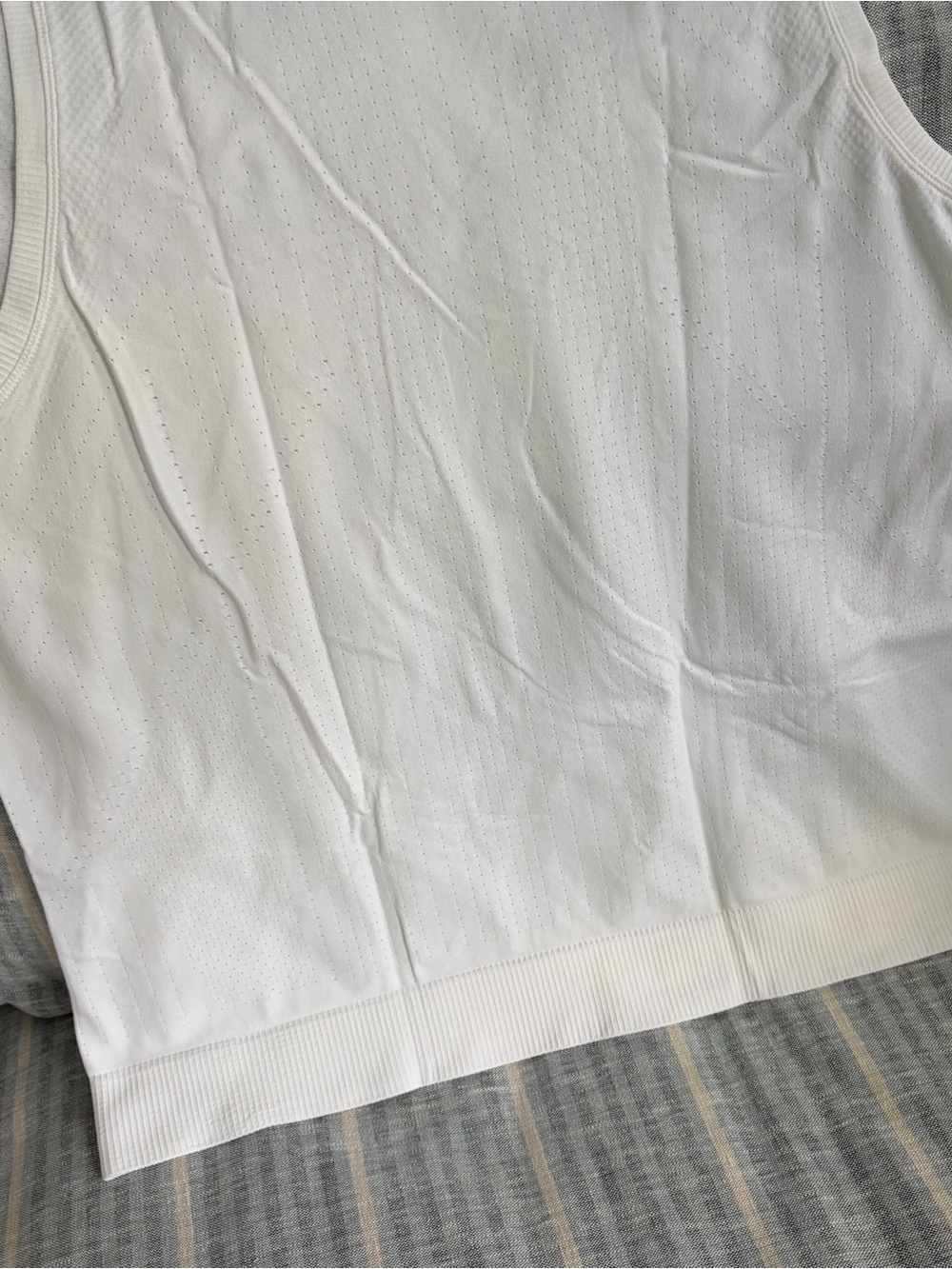 ATHLETA In Motion Athletic Tank. Sleeveless. White. Large. - Picture 7 of 9